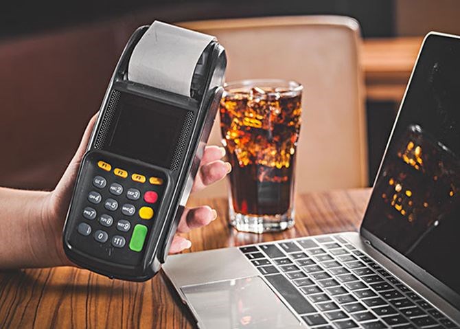 pos机刷卡手续费是多少？